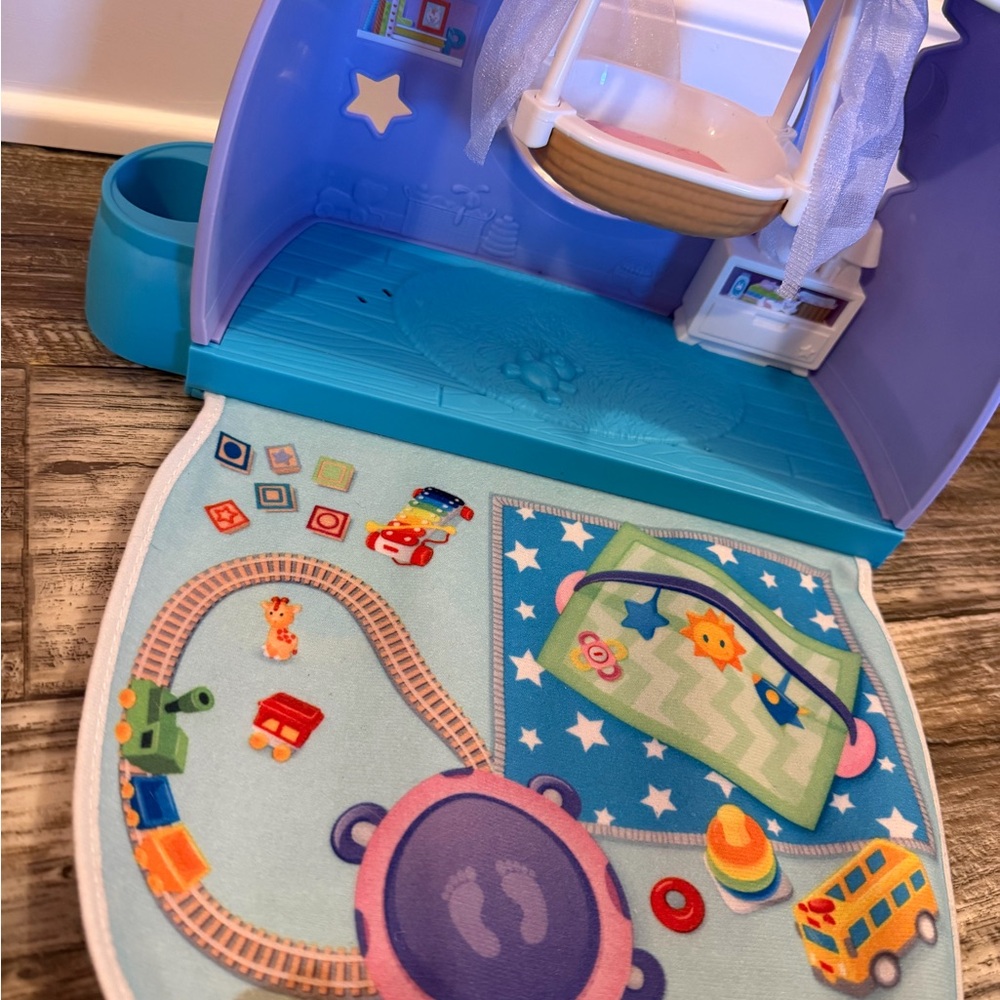 Fisher-Price Little People Baby Carry On Travel Nursery and Pink Kids Toy Set - Picture 2 of 5